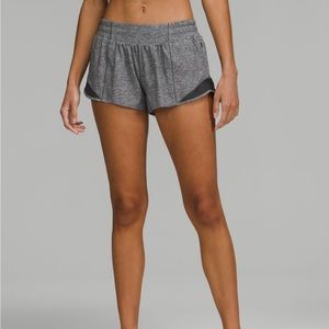 Lululemon Hotty Hot Low Rise Shorts 2.5” Size 4 - Grey